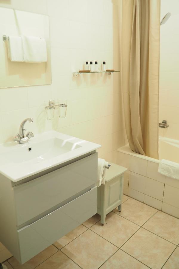 Hotel Primavera Saint-Palais-sur-Mer Ngoại thất bức ảnh